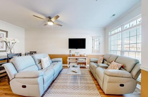 Villages of Five Points House | Villages of Five Points - 17279 N Village Main Blvd.