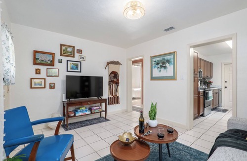 Gainesville Cottage | Vintage Cottage close to UF