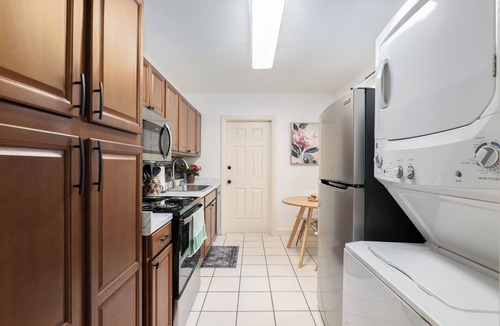 Gainesville Cottage | Vintage Cottage close to UF