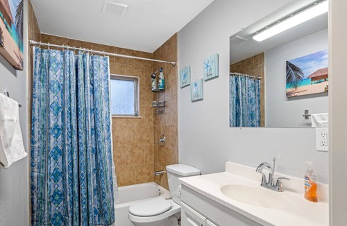 Terrace Park House | Vintage Retreat/Prime Location! Fireplace/Hammock