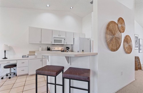 Arlington Park House | Waldemere House | Saltwater Pool | Screened Porch, Fireplace + Games