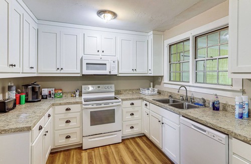 Crawfordville House | Walk to AH Stephens State Park! Pet-Friendly Home