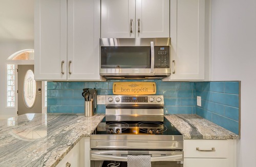 Vilano Beach House | Walk to beach AND intracoastal | Private | Clean | Fenced