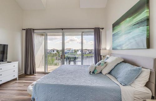 Ruskin House | Walk to Beach & Marina! Ruskin Resort Retreat