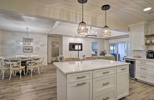 West Beach Cottage | Walk to Beach! Remodeled Cottage on Sparrow Pond