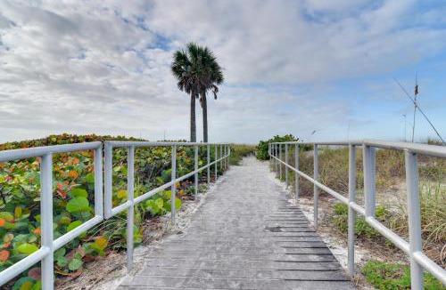 Madeira Beach House | Walk to Madeira Beach: Family Resort Condo