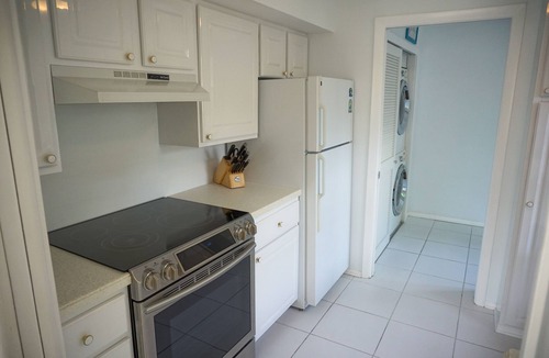 Ringling Estates House | Walk to St Armands Circle! Spacious Home with Private Secluded Pool!