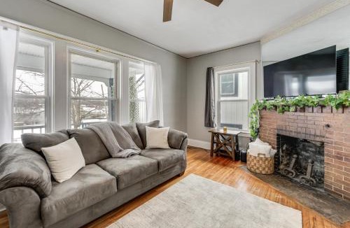 Phoenix Apartment | Walkable 3-Unit Hub: 8 Mi to Micron Technology!