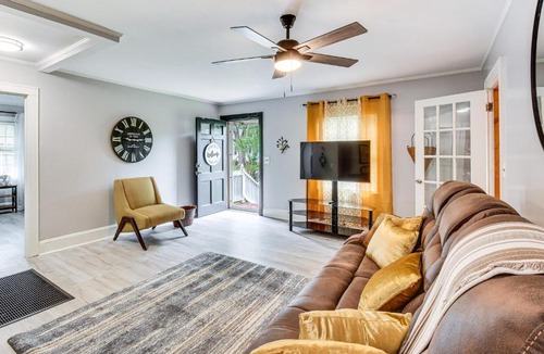Toccoa House | Walkable Location! Peaceful Toccoa Escape w/Yard