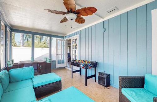 Indian Trails House | Water-view dog-friendly home with outdoor space & entertainment options