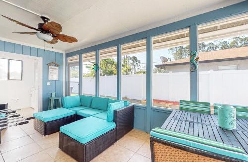 Indian Trails House | Water-view dog-friendly home with outdoor space & entertainment options