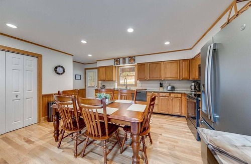 Helen Cabin | Waterfall Cabin/2 BR in Helen| private waterfall with Hot Tub under the stars!