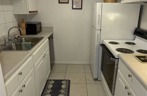 Bayview Condo | Waterfront 1 BR Condo Private Beach, Pool & Sunset Views 30 DAY MIN