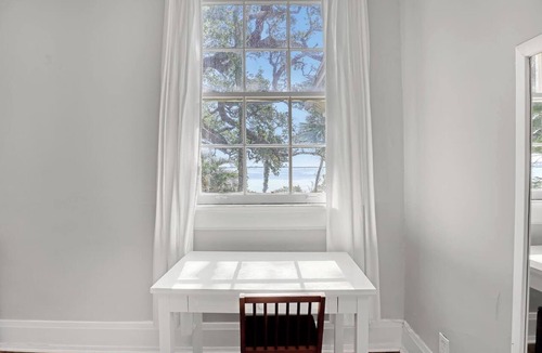 Tropic Apartment | Waterfront 1King/1ba Sleep 3 Full Apt 1st Floor O