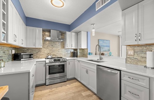Isla del Sol Condo | Waterfront 2-Bedroom Condo, Enjoy Bay Views and Heated Pool in St. Pete FL