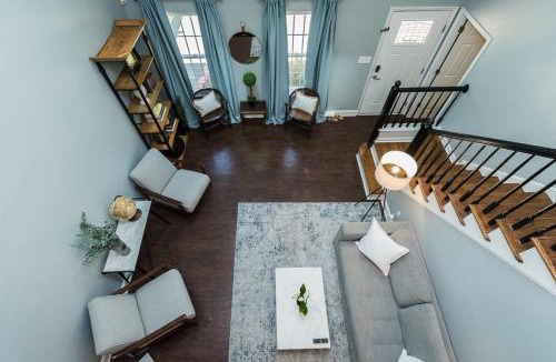 Chapel Hill House | Waterfront Chapel Hill Retreat Near UNC, Sleeps 10