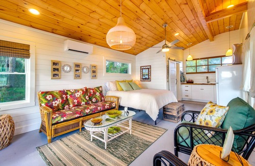 Midway Apartment | Waterfront Colonels Island Vacation Rental Studio!
