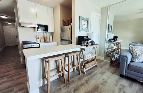 Thomas Drive Condo | Waterfront Condo with Stunning Marina Views