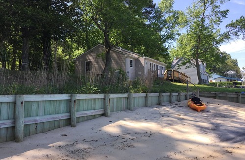 Grimstead Cottage | Waterfront Cottage w Private Beach on Chesapeake Bay!