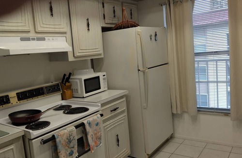 Island Estate Condo | Waterfront Florida Condo. 3 to 6 month rental.