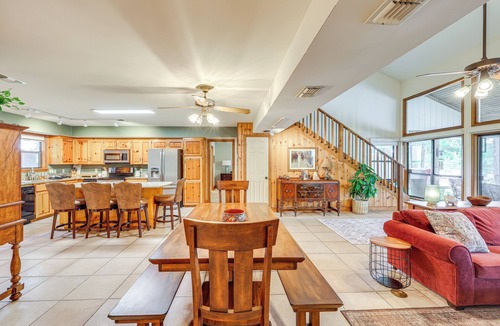 Eclectic House | Waterfront Gem on Lake Martin w/Kayaks & Dock!