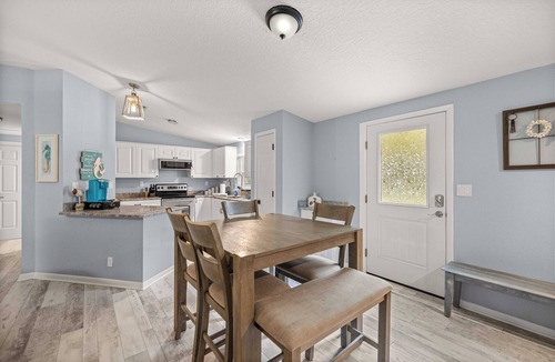 Chassahowitzka House | Waterfront home on Spring, Manatees, Boat Slip, Gulf access, scalloping.