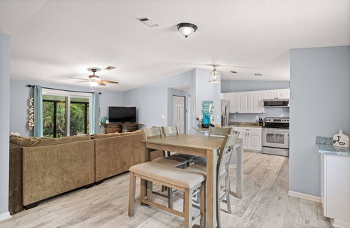 Chassahowitzka House | Waterfront home on Spring, Manatees, Boat Slip, Gulf access, scalloping.