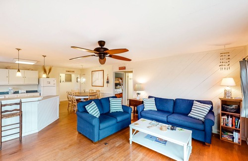Avon House | Waterfront Home w/private W/D, A/C, Free WiFi, gas grill, & Shared Pool