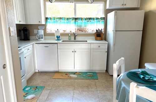 Grand View Park House | Waterfront House sleeps 4