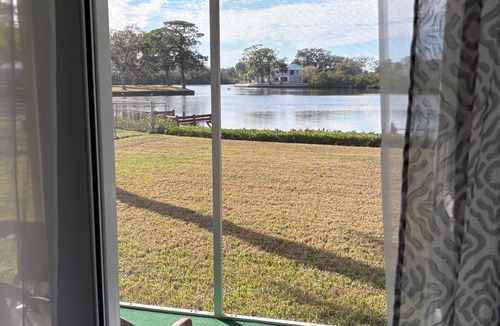 Grand View Park House | Waterfront House sleeps 4