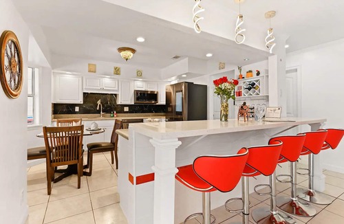 Lake Worth House | Waterfront Oasis, 5B, 4B, Jacuzzi, sleeps 12