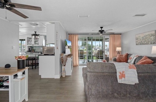 Flor-a-mar House | Waterfront Paradise in Gulf Harbors Private Dock