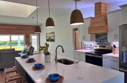 Oldsmar House | Waterfront Pool Retreat - WFH Ready - Near Corp HQs