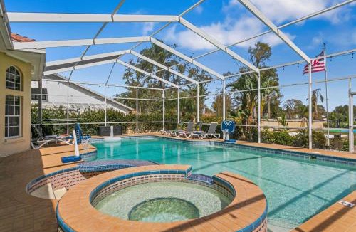 Tampa House | Waterfront Private Pool Pickleball Court Game Room