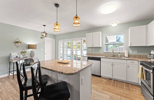 Caribbean Isles House | Waterfront Ranch on Sykes Creek near Cocoa Beach