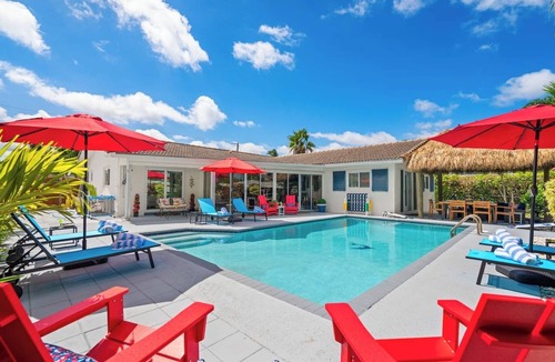 Golfview Harbor House | Waterfront w/Htd Pool, Tiki Hut, Billards, & Bar