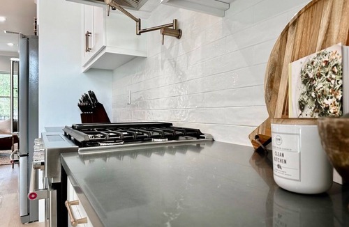 Historic District House | Watula on the Square - Luxury Downtown Retreat