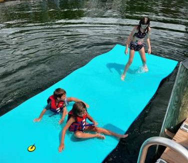 Weeki Wachee Gardens House | Weeki Wachee River Clear Kayak Waterfront