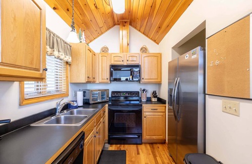 Blowing Rock House | Welcome Home - Great View, Hot Tub, Foosball Table, Fire Pit, 15 minutes to Boone!