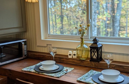Laurel Ridge Cabin | Welcome to Black Mountain Stomping Ground's Fiddle Creek w King Bed/brook.