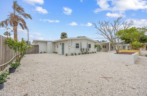 Parsuns To Cocoa Beach Apartment | Welcome to The Drift – Your Laid-Back Beach Escape in Cocoa Beach!