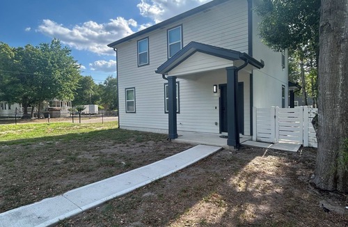 Westside House | Welcome to the Ember Retreat ft. Fully fenced yard 3/2.5 bed& bath and Game Room