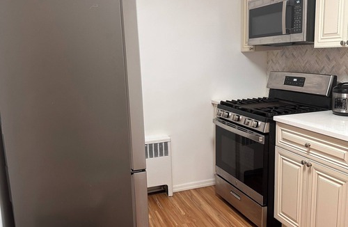 North Bergen Apartment | Welcoming 2-bedroom apartment in North Bergen 30 minutes away from NYC