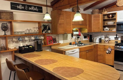 Fedhaven Cottage | Welcoming 2-bedroom cottage with AC in Lake Wales minutes from Camp Mack.