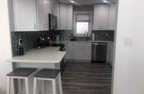Sea Isle City House | Well maintained townhouse located only sixth position from the beach in one of the hottest Beachblock areas in Sea Isle