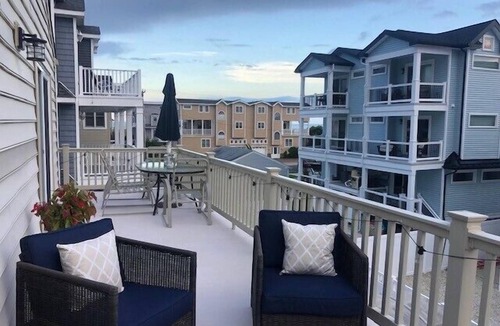 Sea Isle City House | Well maintained townhouse located only sixth position from the beach in one of the hottest Beachblock areas in Sea Isle