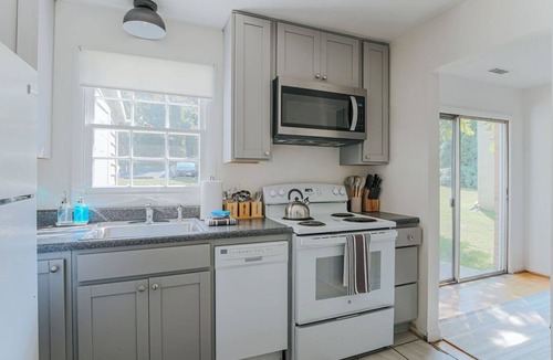 Jefferson Park Avenue Apartment | Westerly Haven B