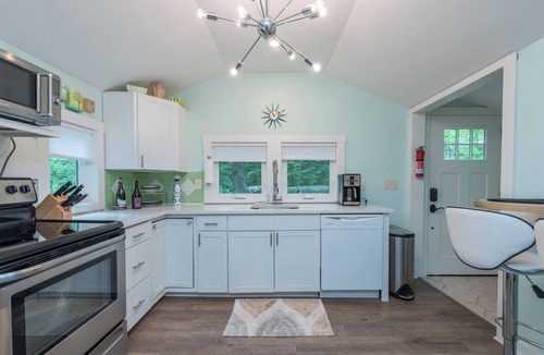 Black Mountain Cottage | Whispering Pines | Grill, Fire Pit & 5 Min. to Downtown Black Mtn!