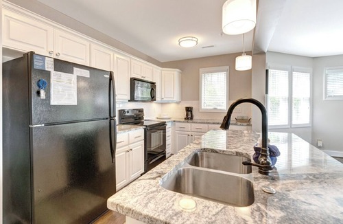 Banner Elk Condo | Wintergreens R1711-Mtn Condo/View, Gated Resort, Indoor/Outdoor Pools & Hot Tub