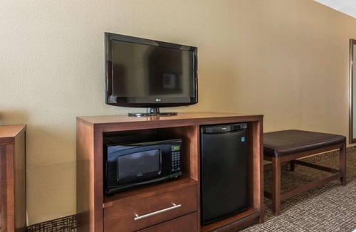 Southside Hotel | Wonderful Stay! 1 Gorgeous Unit, Pool, Breakfast, Parking, Close to Attractions.